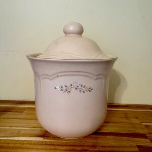 Pfaltzgraff 21/2 QT Canister